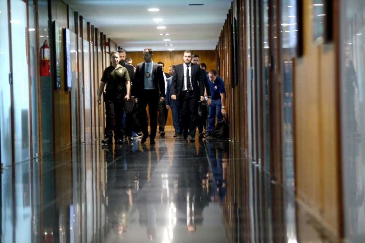 Operação da PF no gabinete do deputado Carlos Jordy (PL) na Câmara dos Deputados