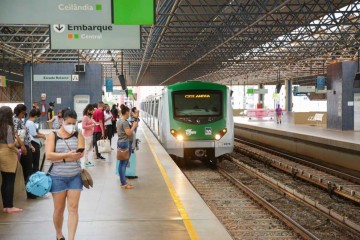 Metrô voltará a ter seu horário regular neste domingo -  (crédito: Tony Oliveira/Agência Brasília)