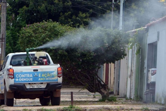  19/01/2024 Credito: Ed Alves/CB/DA.Press. Cidades. Contra a dengue,  carro do fumacê. Foto feita em Taguatinga - QNG.  -  (crédito:  Ed Alves/CB/DA.Press)