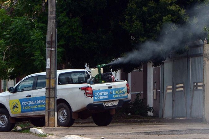  19/01/2024 Credito: Ed Alves/CB/DA.Press. Cidades. Contra a dengue,  carro do fumacê. Foto feita em Taguatinga - QNG.  -  (crédito:  Ed Alves/CB/DA.Press)
