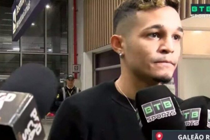 Atacante Adson chegou nesta sexta (19) ao Rio de Janeiro para defender as cores do Vasco - (crédito: Reprodução/Globo) Atacante Adson chegou nesta sexta (19) ao Rio de Janeiro para defender as cores do Vasco - (crédito: Reprodução/Globo)