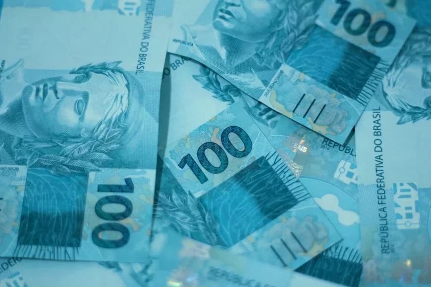 Um crime que não é exatamente novo, mas que voltou a ser cometido com frequência no Brasil é o das notas falsas. -  (crédito: Daniel Dan/Pexels)