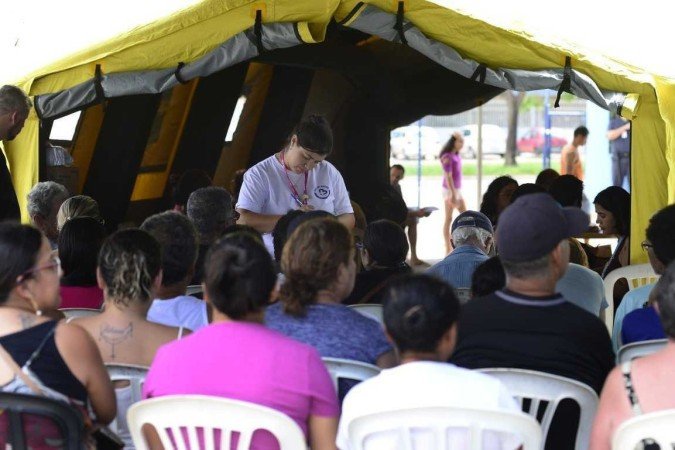  Cerca de 70 pessoas com sintomas de dengue foram atendidas na tendas montada em Ceilândia
