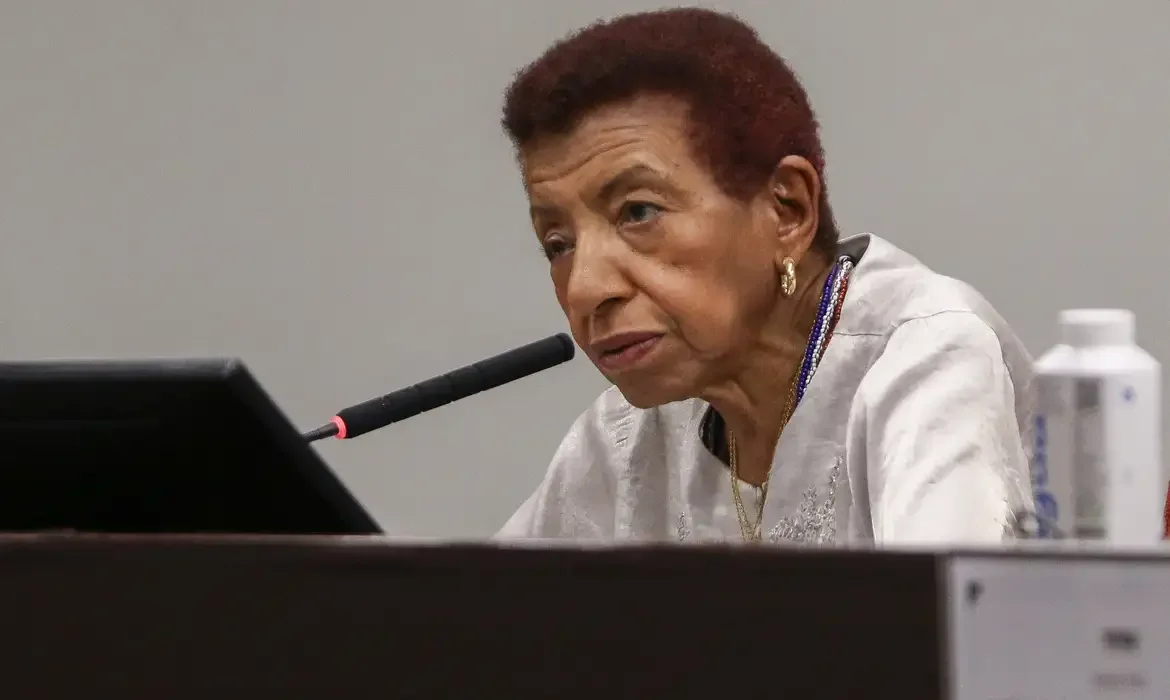 'Fez uma bateria de exames e está tudo ok', diz empresário sobre Leci Brandão -  (crédito: EBC)