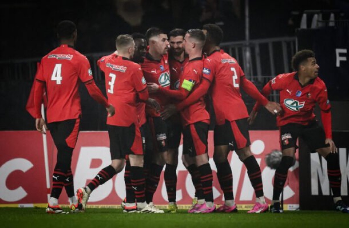 Rennes vence nos pênaltis e se classifica na Copa da França