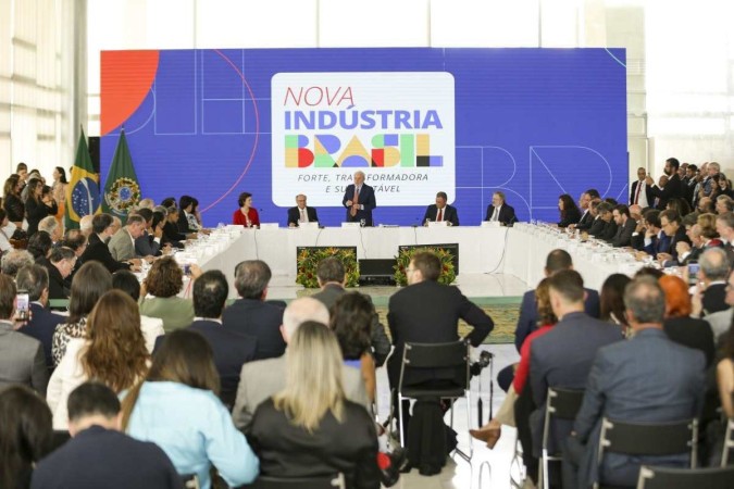 Reunião do Conselho Nacional de Desenvolvimento Industrial (CNDI), no Palácio do Planalto, em que foi lançada a nova política industrial brasileira -  (crédito:  Marcelo Camargo/Agência Brasil)