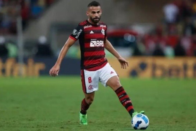 Thiago Maia acertou as bases salariais com o Inter, porém pedida do Flamengo é considerada alta - (crédito: - Foto: Paula Reis/Flamengo) Thiago Maia acertou as bases salariais com o Inter, porém pedida do Flamengo é considerada alta - (crédito: - Foto: Paula Reis/Flamengo)