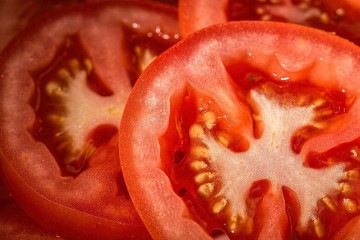 Mulher vai receber indenização por ter comido massa de tomate mofada - Pixabay/Reprodução