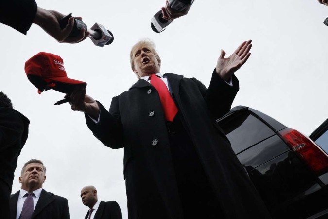 Antes do veredito, Trump deixou o tribunal de forma abrupta enquanto a defesa da escritora se manifestava e não ouviu a argumentação final dos próprios advogados -  (crédito: Chip Somodevilla/Getty Images/AFP)