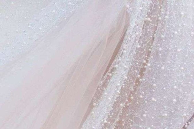 Com um pouco mais de brilho, o tule dá um ar divertido ao look