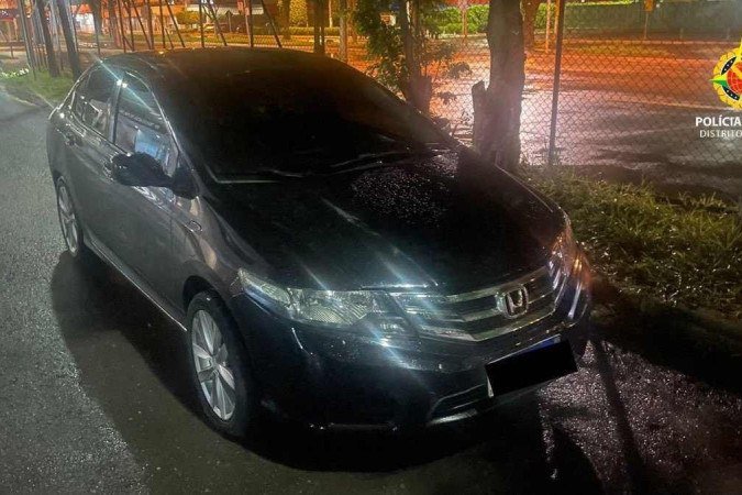 Acionada por volta das 4h30 da madrugada, a polícia prendeu o suspeito - (crédito: PMDF/Divulgação) Acionada por volta das 4h30 da madrugada, a polícia prendeu o suspeito - (crédito: PMDF/Divulgação)