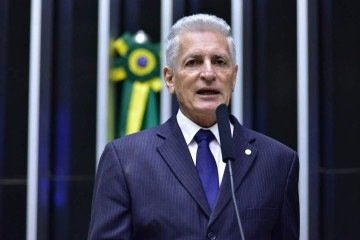 Na avaliação do petista, novas investigações revelam um 'núcleo central' de relações envolvendo o Banco Master e figuras políticas ligadas ao ex-presidente Bolsonaro -  (crédito: Zeca Ribeiro/Câmara dos Deputados)