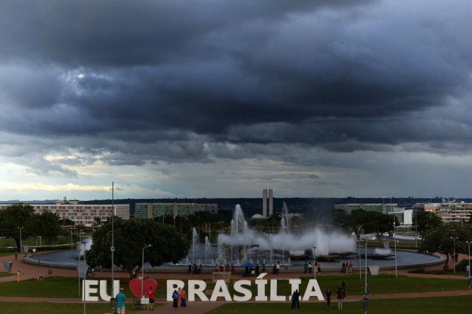 Tempo nublado no centro de Brasília. -  (crédito: Minervino Júnior/CB/D.A.Press)