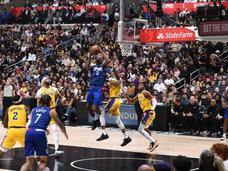 Los Angeles Clippers e New York Knicks vencem clássicos locais na NBA