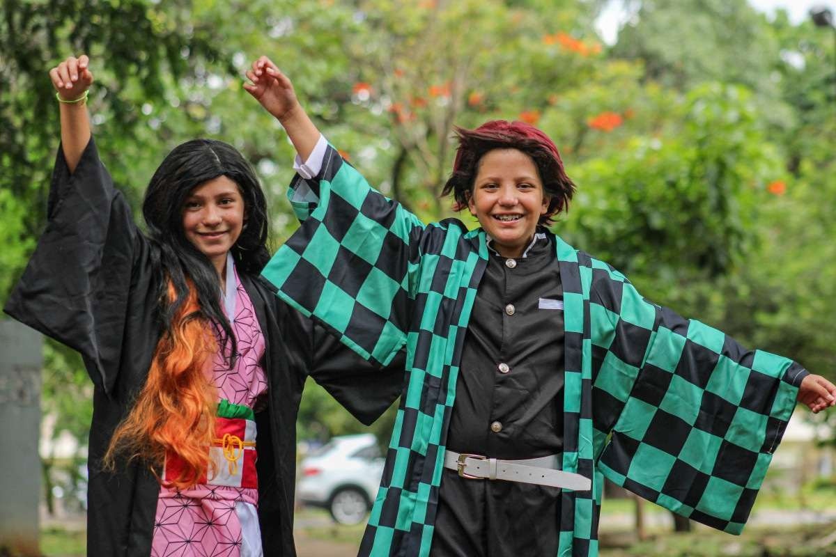 As irmãs gêmeas Clarice e Cecília Sena adoram o clima da festa e estão prontas para cair na folia