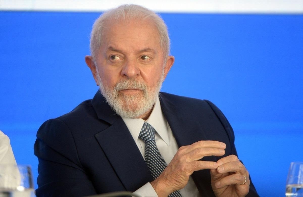 Lula e ministro viajam à África para buscar pacto global contra fome e pobreza