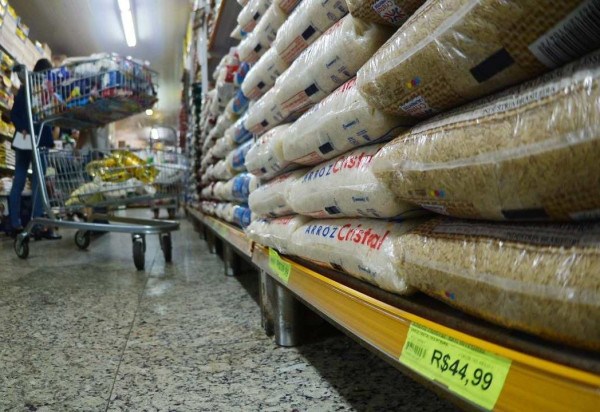 Governo zera imposto de importação de arroz até dezembro para tentar evitar a falta do alimento<br>