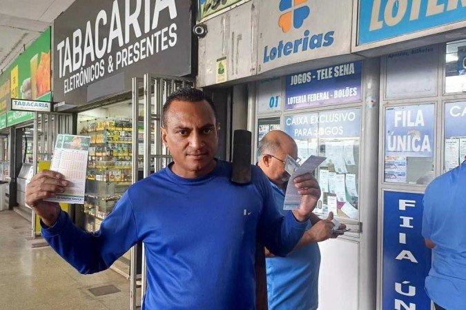 Alex de Oliveira sonha com a bolada e tem fé que um dia ganhará.
    