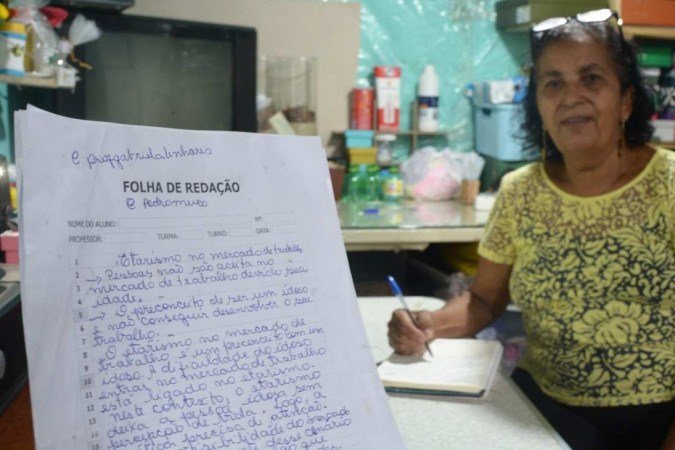  Vestibular para 60 anos ou mais. Na foto, Cleunice Castro. 