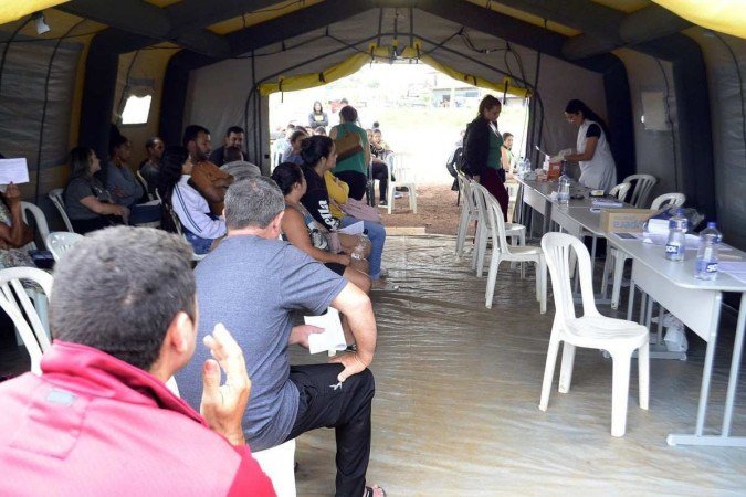 Por dia, a tenda do Sol Nascente/Pôr-do-sol tem recebido cerca de 150 pessoas com sintomas
    