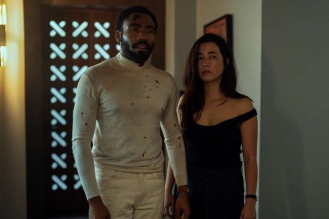 Série Sr. e Sra. Smith chega à plataforma de streaming 