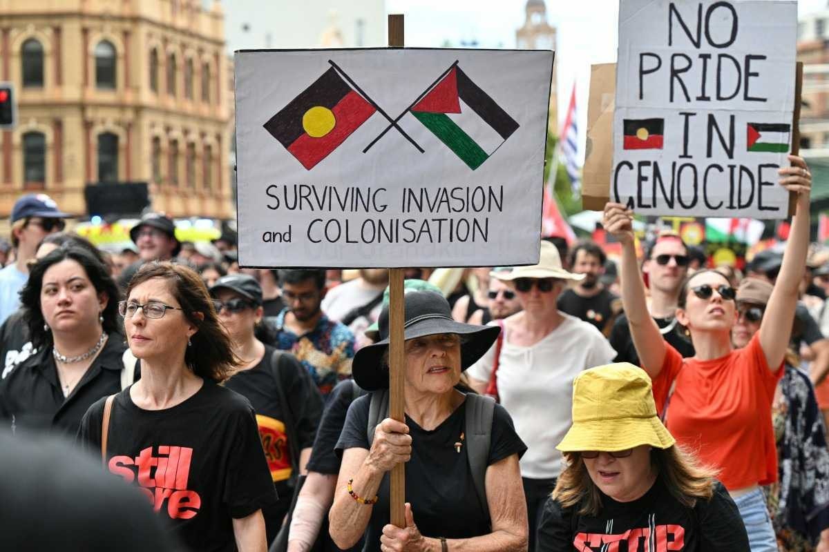 Austrália: milhares protestam contra comemorar dia da chegada de europeus