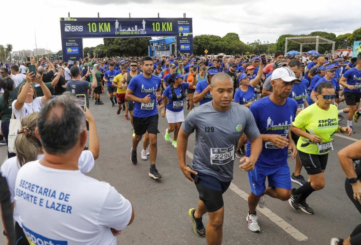  51ª Corrida de Reis reúne 10 mil corredores no coração de Brasília.