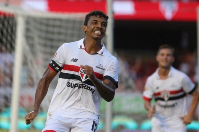 Luiz Gustavo entra como um raio e conclui para fazer o gol do São Paulo - (crédito: Foto: Nilton Fukuda/saopaulofc.net) Luiz Gustavo entra como um raio e conclui para fazer o gol do São Paulo - (crédito: Foto: Nilton Fukuda/saopaulofc.net)