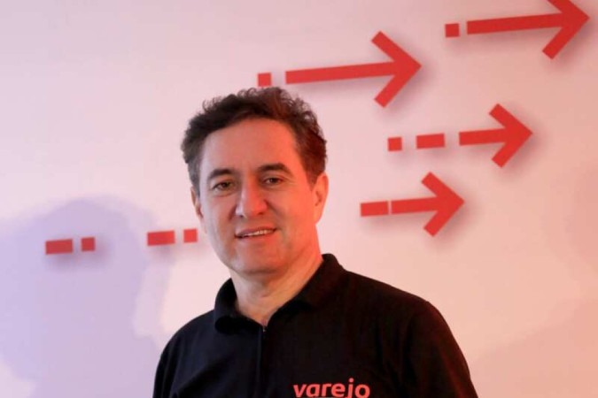 Em encontro com colaboradores, Ede Viani, vice-presidente de Varejo do Santander, fala sobre a importância da multicanalidade -  (crédito: Divulgação)