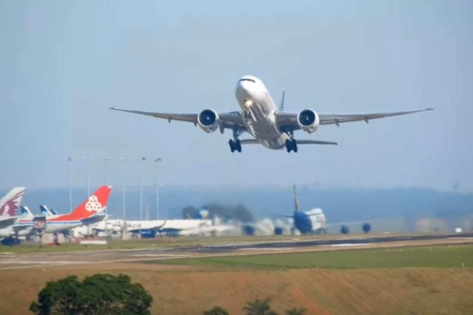 Azul recebe avião que gasta menos combustível e reduz poluição