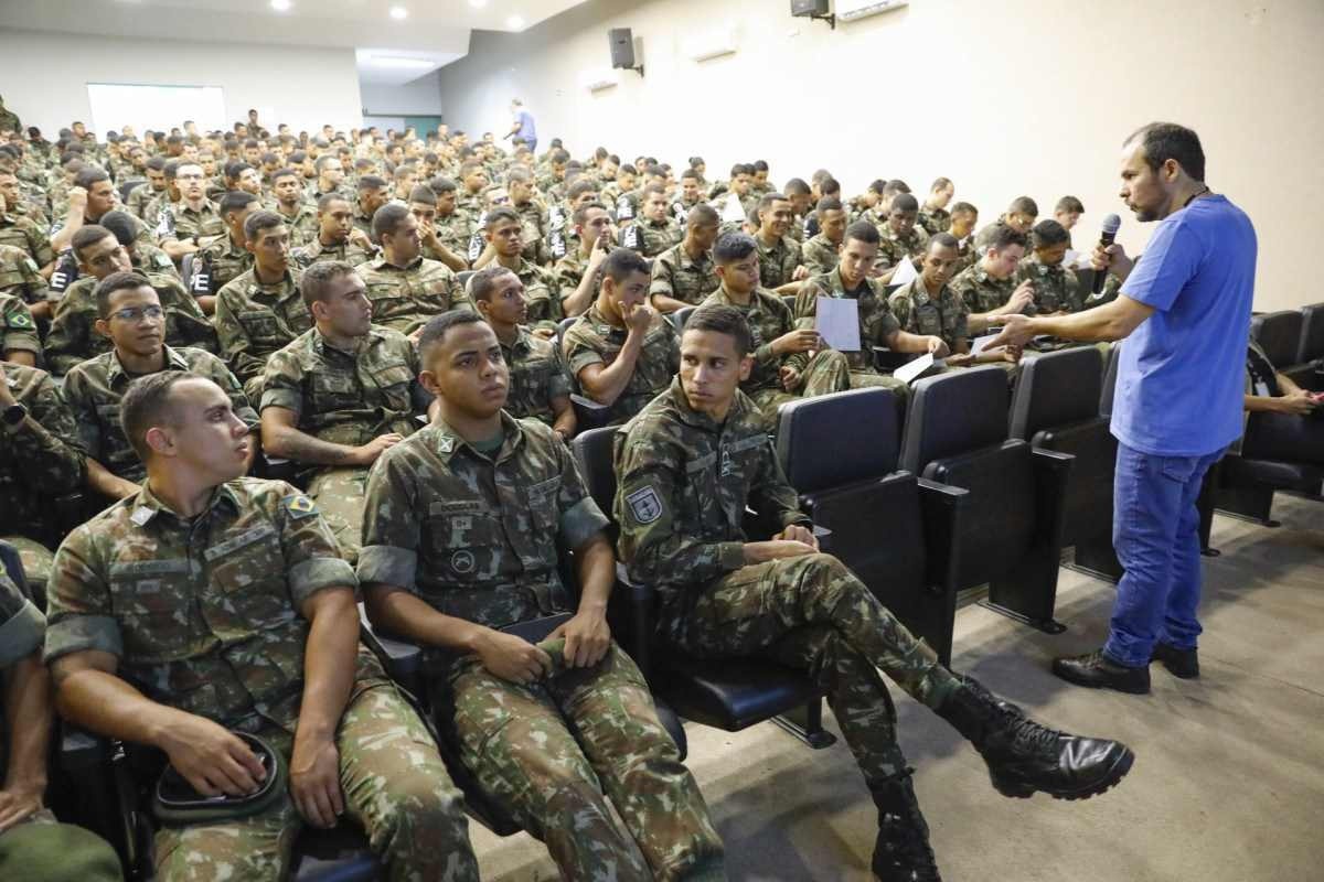 Exército começa a ajudar no combate à dengue no Distrito Federal