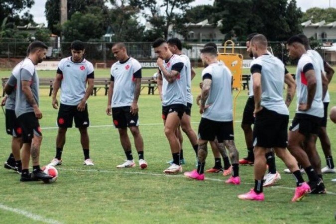 Elenco do Vasco faz dois treinos em Brasília e parte para Uberlândia na noite desta terça -  (crédito: Leandro Amorim/Vasco)