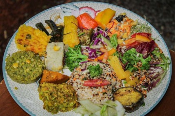 Variedade no prato, incluindo muitas cores, é garantia da ingestão dos nutrientes necessários ao organismo, segundo especialistas -  (crédito:  Kayo Magalhães/CB/D.A Press)
