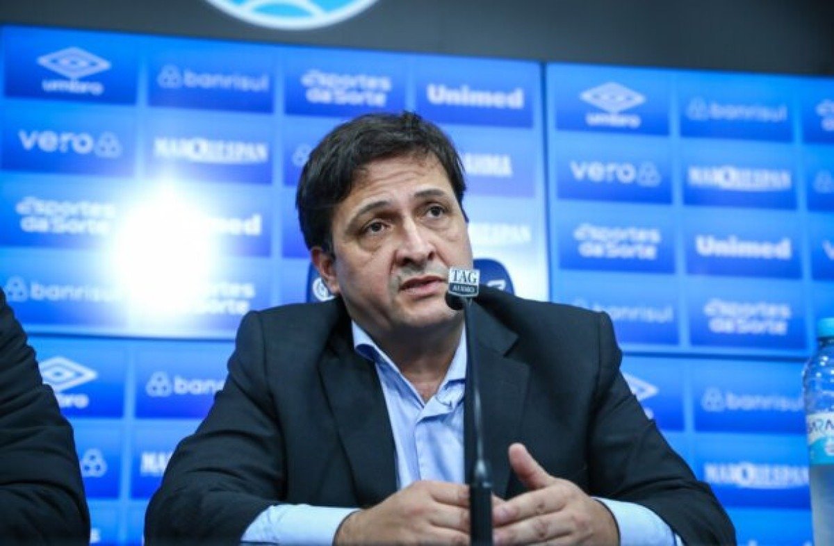 Grêmio quer contratar centroavante a tempo de jogar no Gauchão