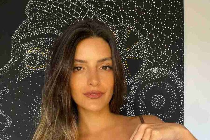 Camila Nilce com sua antiga prótese