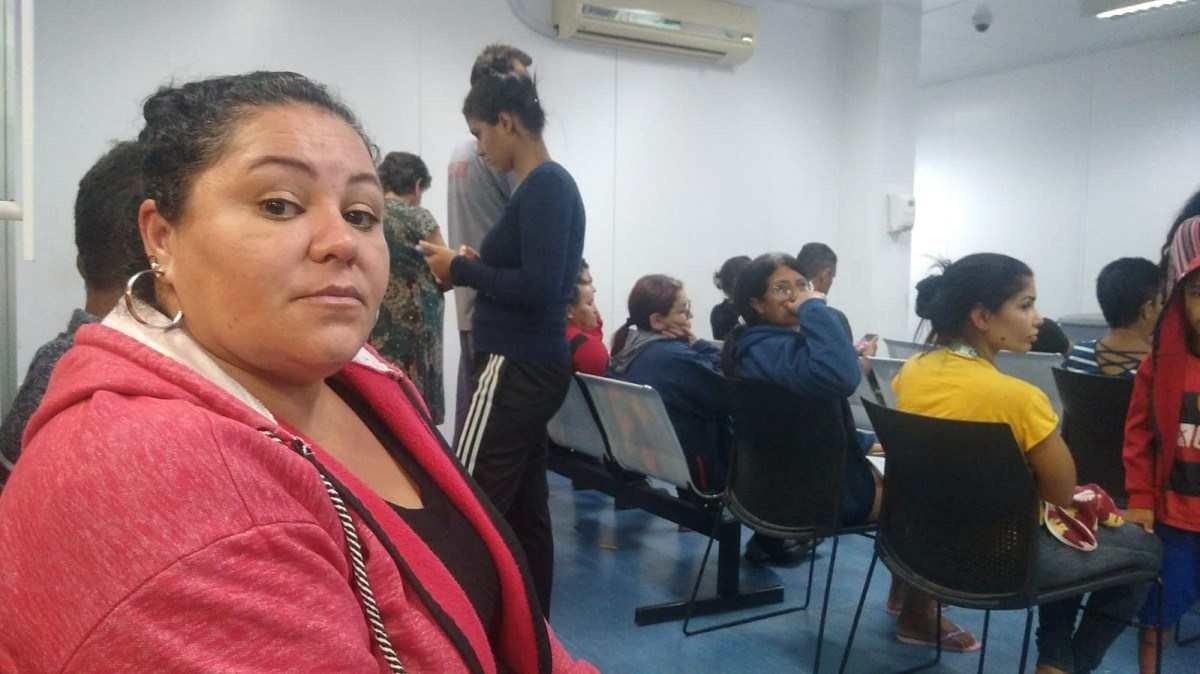 Com febre de 38,5ºC, Danúbia Gomes, 42, sente sintomas da dengue há cinco dias