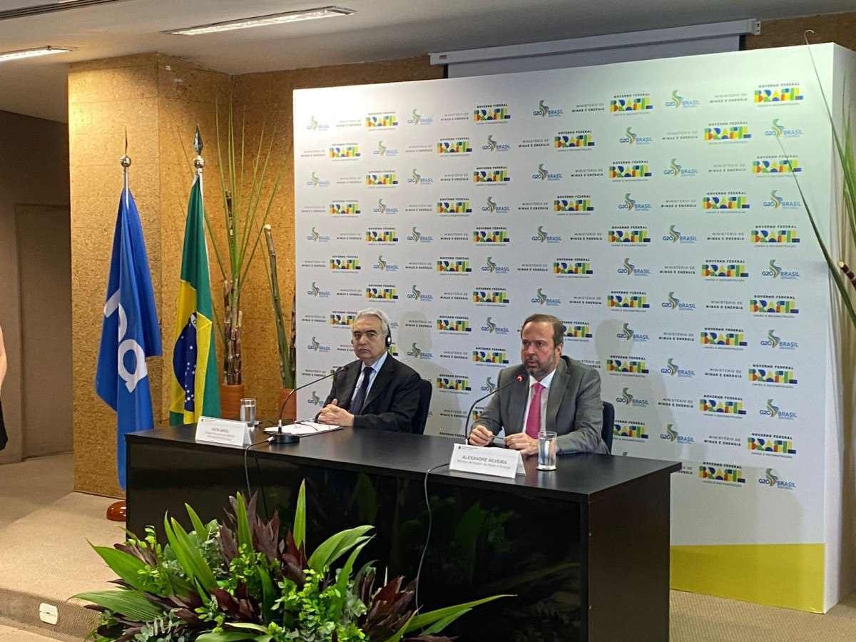 Silveira assina acordo de cooperação com AIE por transição energética