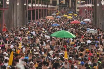 Carnaval 2024: dicas para curtir a folia e evitar a exaustão térmica - Tulio Santos/EM/D.A Press