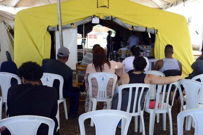  01/02/2024 Crédito: Marcelo Ferreira/CB/D.A Press. Brasil. Brasília - DF - Dengue, tenda de atendimento na administração regional do Recanto das Emas.