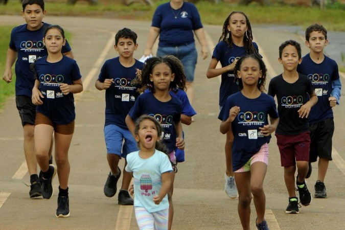  Das mil crianças inscritas nas provas de amanhã, aproximadamente 100 treinam na escolinha da Associação de Atletismo do Paranoá e Itapoã (Ascapi) -  (crédito: Carlos Vieira/CB)