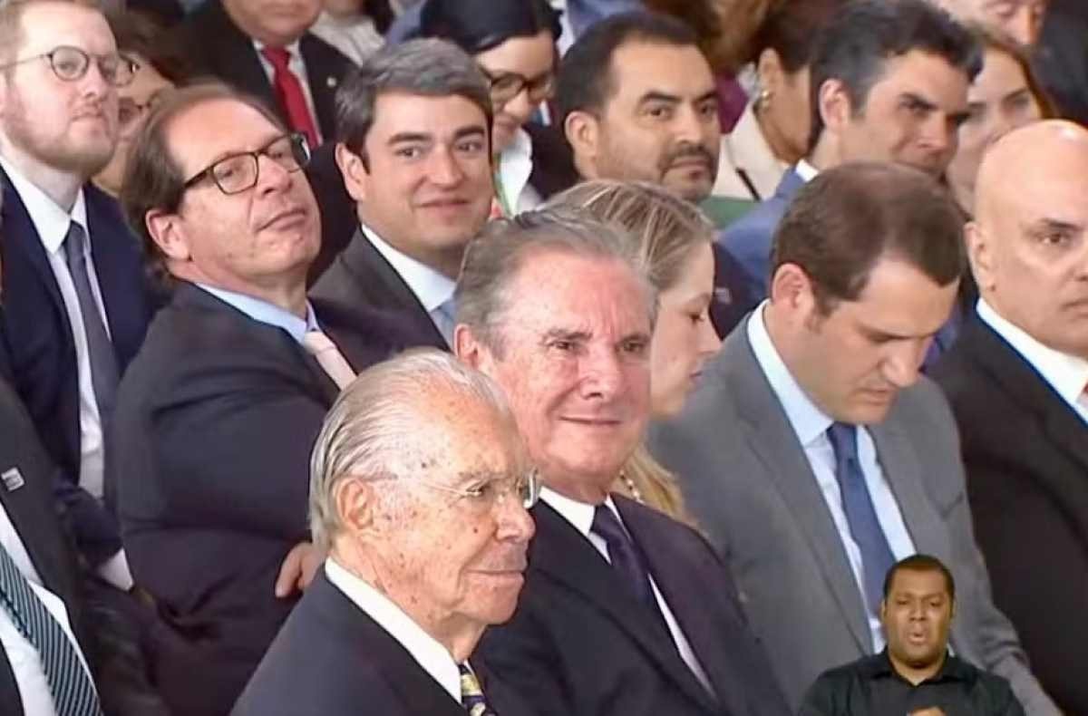 Na primeira fila, Collor é ignorado nos discursos de Lula, Dino e Lewandowski