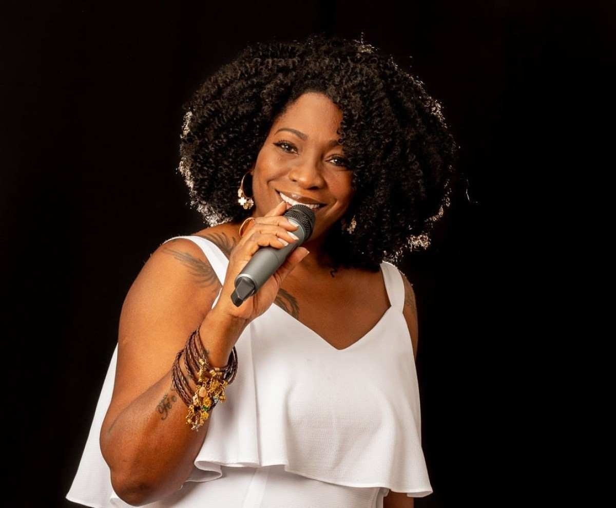 Feijoada com  o samba terá participação de Dhi Ribeiro neste sábado
