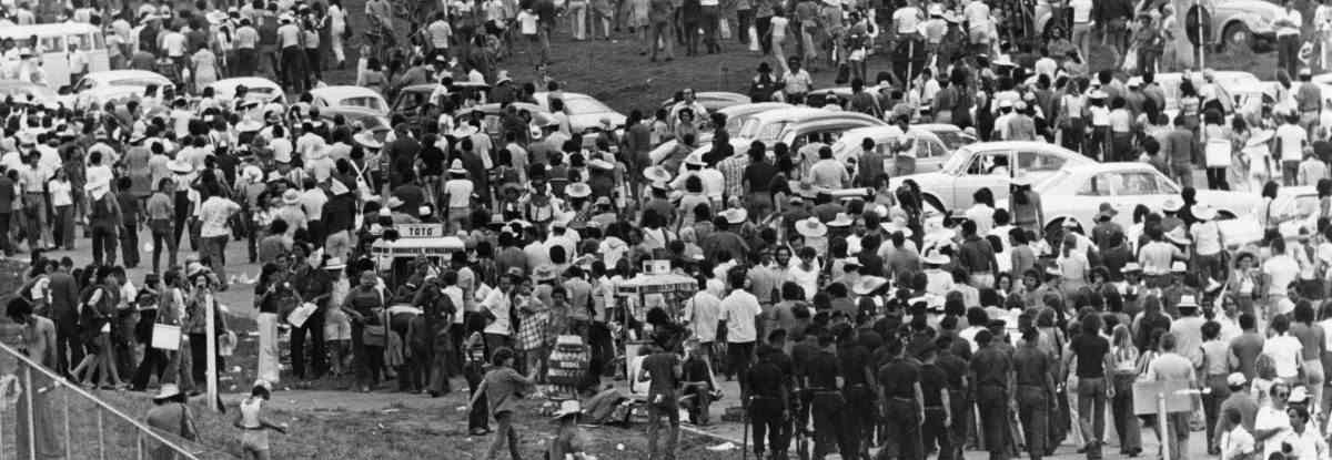 03/02/1974. Credito: Claudio/CB/D.A Press. Brasil. Brasilia - DF. Publico durante a inauguracao do Autodromo de Braslia. CB, 04/02/1974. Primeiro caderno, p. 7; CB, Neg.: F 4662