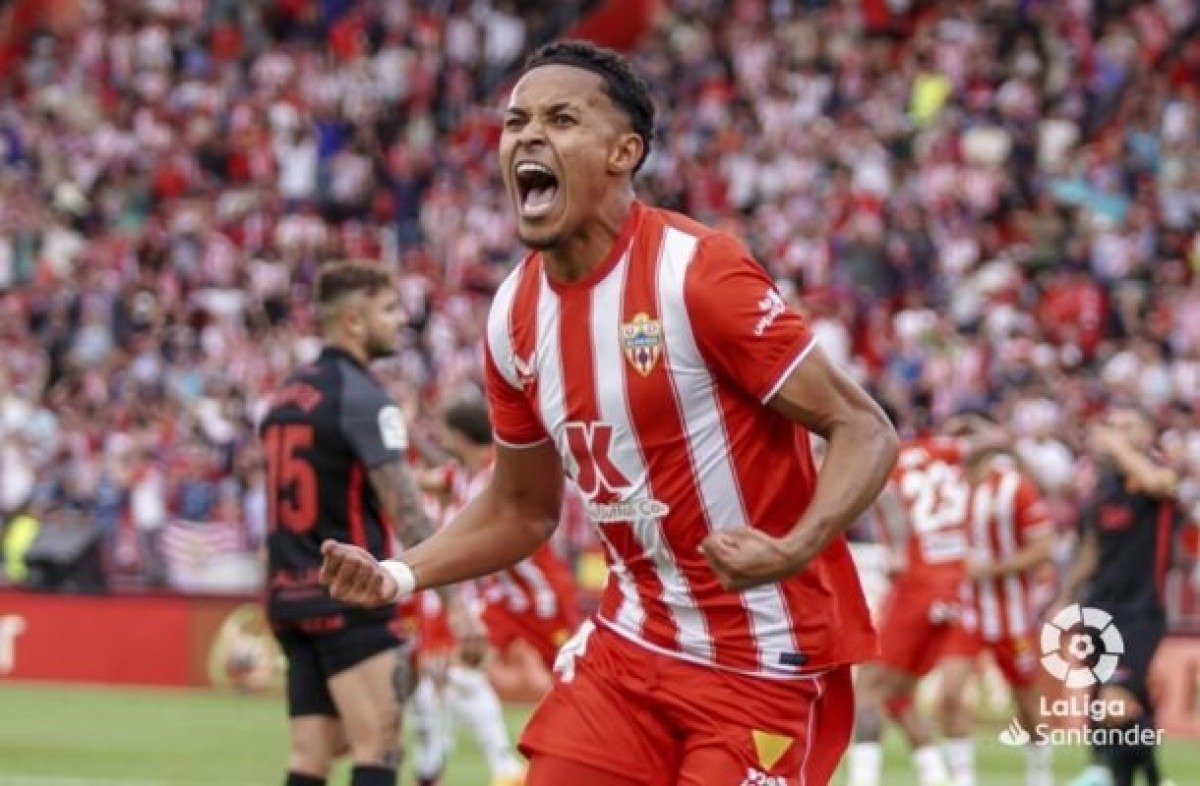 Palmeiras acerta a contratação de Lázaro, ex-Flamengo