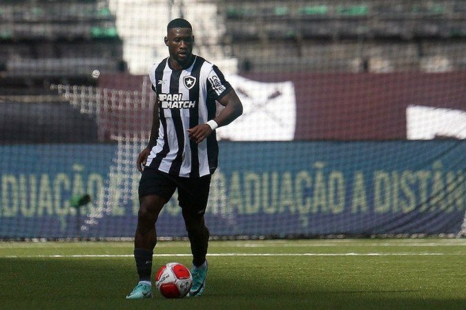 Bastos pode ser a novidade no time alvinegro -  (crédito:  Vitor_Silva)