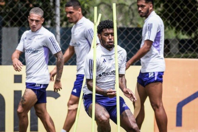 Jogadores do Cruzeiro durante atividade na Toca da Raposa II - Foto: Gustavo Aleixo/Cruzeiro - (crédito: Foto: Gustavo Aleixo/Cruzeiro) Jogadores do Cruzeiro durante atividade na Toca da Raposa II - Foto: Gustavo Aleixo/Cruzeiro - (crédito: Foto: Gustavo Aleixo/Cruzeiro)