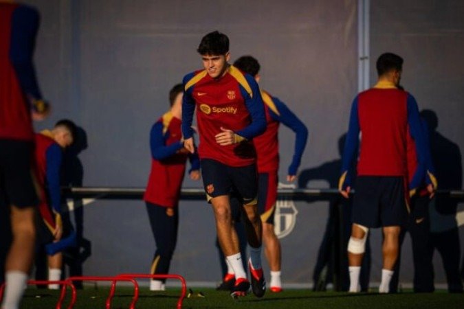 Lewandowski (E) e De Jong durante treinamento do Barça - Foto: Sara Gordon / FC Barcelona - (crédito: Foto: Sara Gordon / FC Barcelona) Lewandowski (E) e De Jong durante treinamento do Barça - Foto: Sara Gordon / FC Barcelona - (crédito: Foto: Sara Gordon / FC Barcelona)