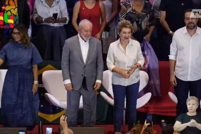 Candidato à prefeitura de São Paulo na eleição de 2024 Guilherme Boulos (Psol) esteve presente no ato de filiação de sua vice Marta Suplicy no Partido dos Trabalhadores - (crédito: Reprodução/ TV PT) Candidato à prefeitura de São Paulo na eleição de 2024 Guilherme Boulos (Psol) esteve presente no ato de filiação de sua vice Marta Suplicy no Partido dos Trabalhadores - (crédito: Reprodução/ TV PT)