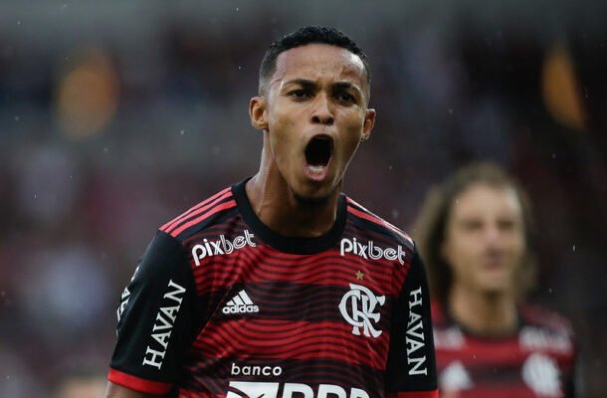 Palmeiras negocia a contratação de Lázaro, ex-Flamengo