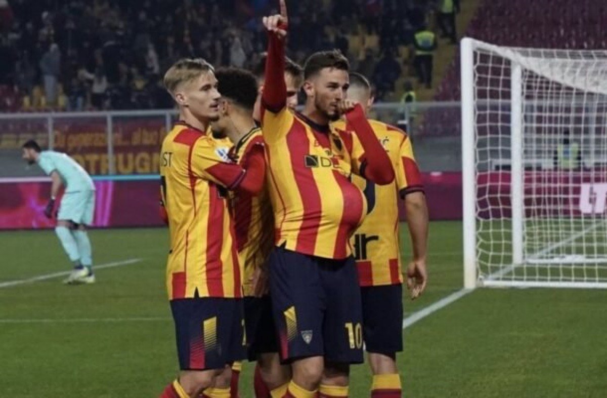 Lecce vence Fiorentina em jogo de final sensacional